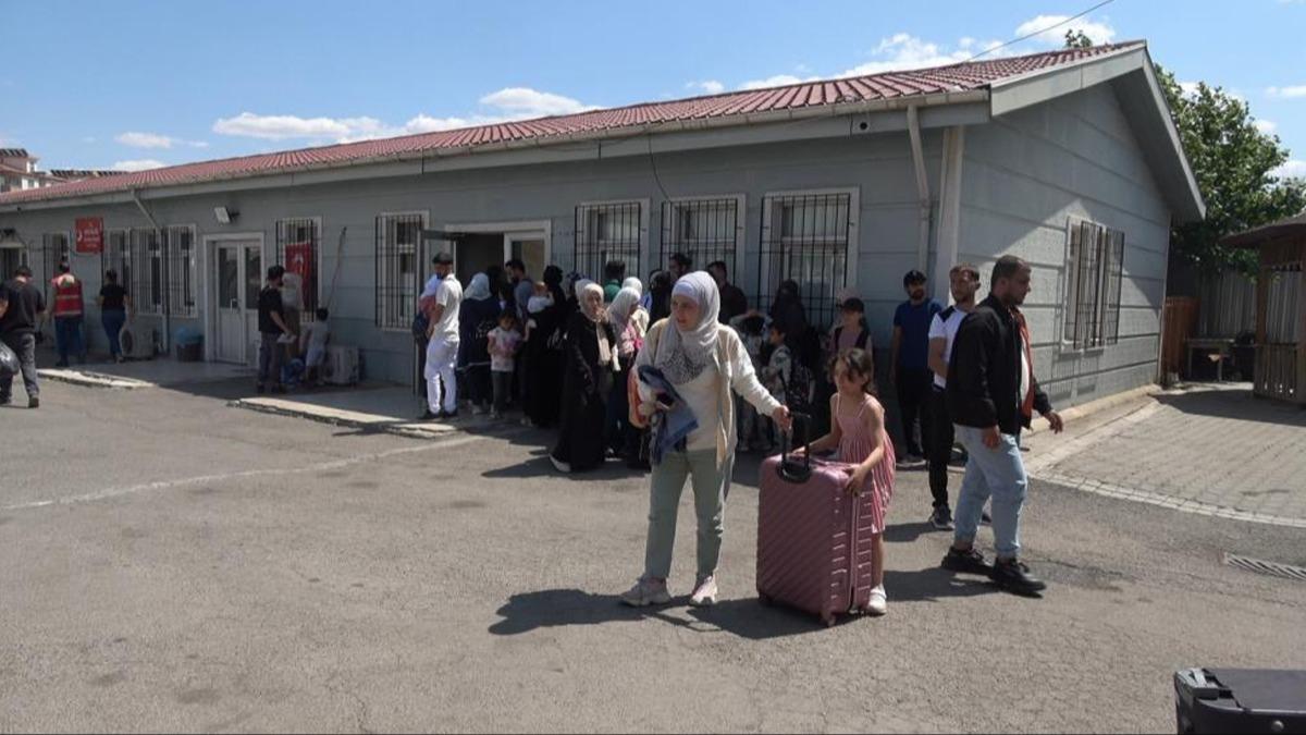 Suriyelilerin lkelerine dn sryor: Cumhurbakanmzn bizlere sahip kmas ok gzel bir eydi