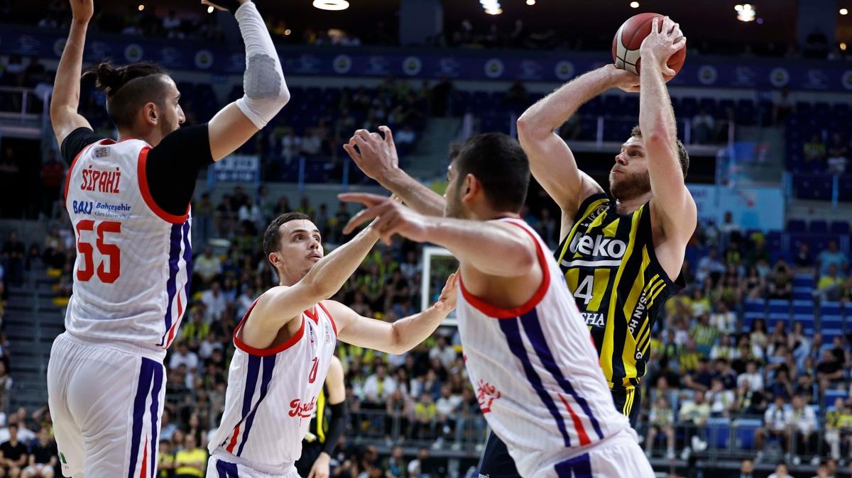 Fenerbahe seriye galibiyetle balad