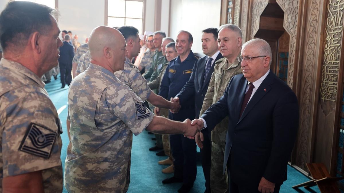 Bakan Gler, Mehmetikle bayramlat