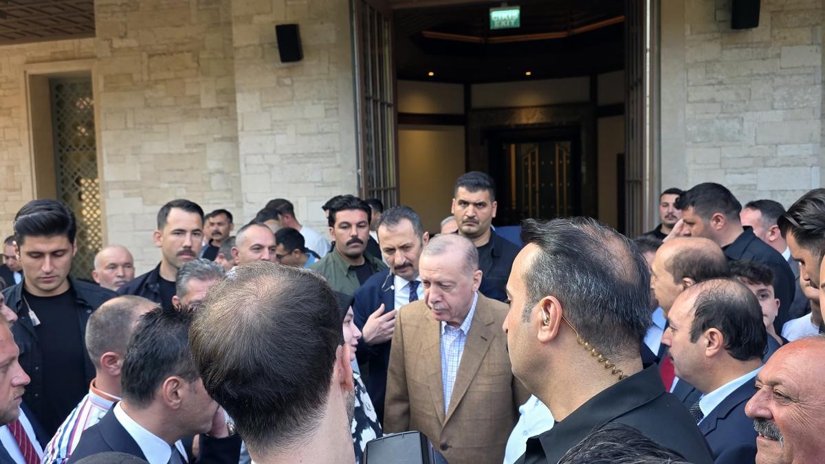 Cumhurbakan Erdoan bayram namazn Marmaris Okluk Millet Camii'nde kld