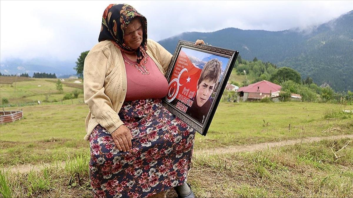 Terrsz Trkiye srecinde anlaml adm! DEM Parti'den ehit Eren Blbl'n annesine telefon