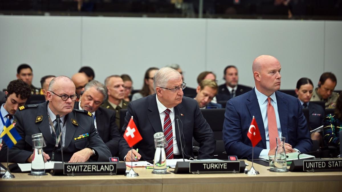 Bakan Gler Brksel'de mesaj verdi: Srecin sabote edilmesine msaade etmeyeceiz