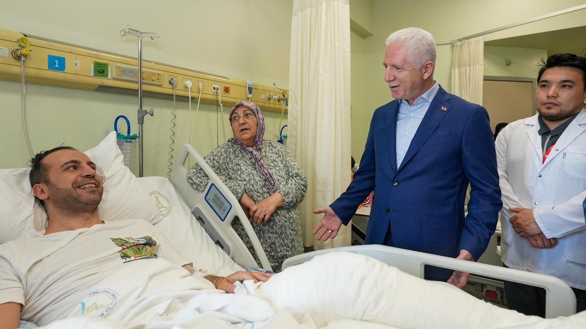 Vali Gl'den hastaneye bayram ziyareti! Cumhurbakan Erdoan'n selamn iletti