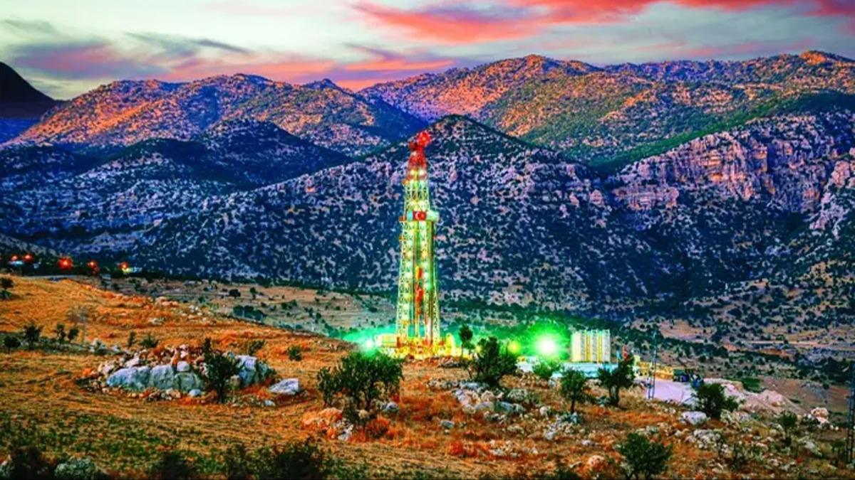 ''Petroln bakenti''nde byk heyecan! rnakl genlerin gz yeni blmde