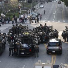 ABD karıştı! Los Angeles sokakları alev alev