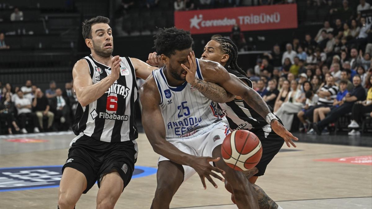 Anadolu Efes Beikta' devirdi! Seride ne geti