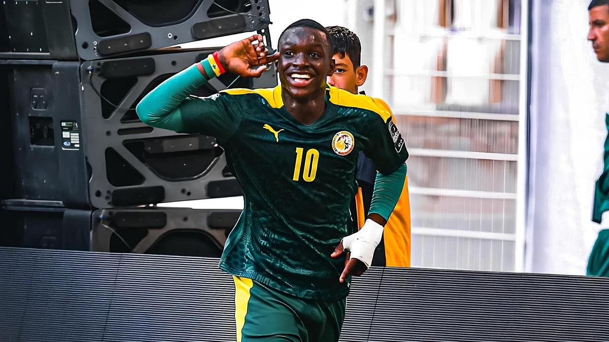 Fenerbahe'ye transferi gndemdeydi! Amara Diouf iin resmi aklama geldi