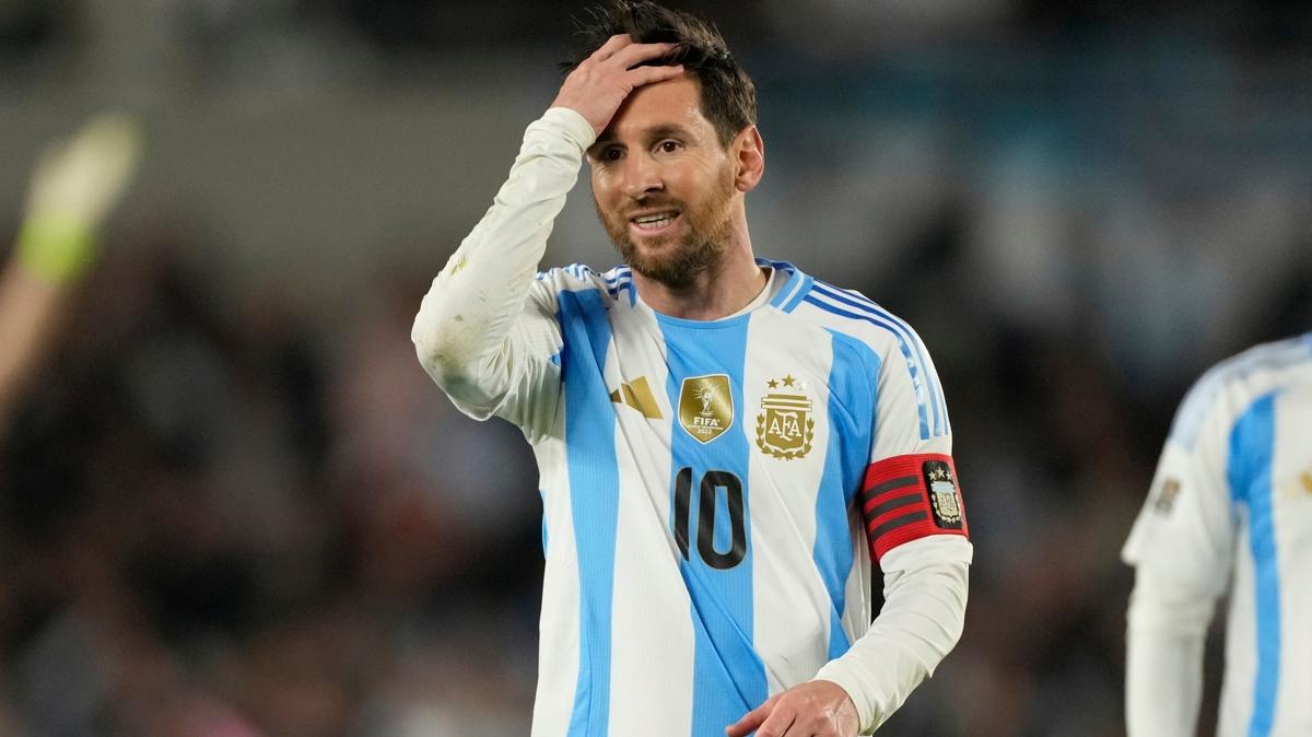 Messi'den hakeme sert tepki: Bunlara sen sebep oldun