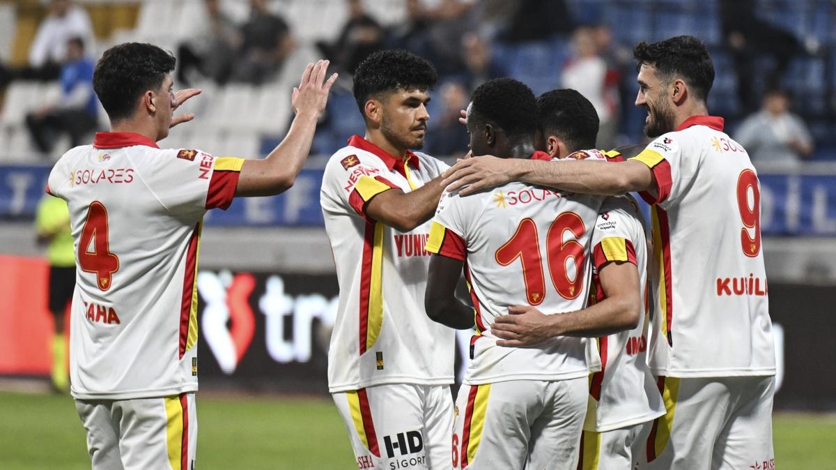 Göztepe, 4 futbolcuyla yollarını ayırdı