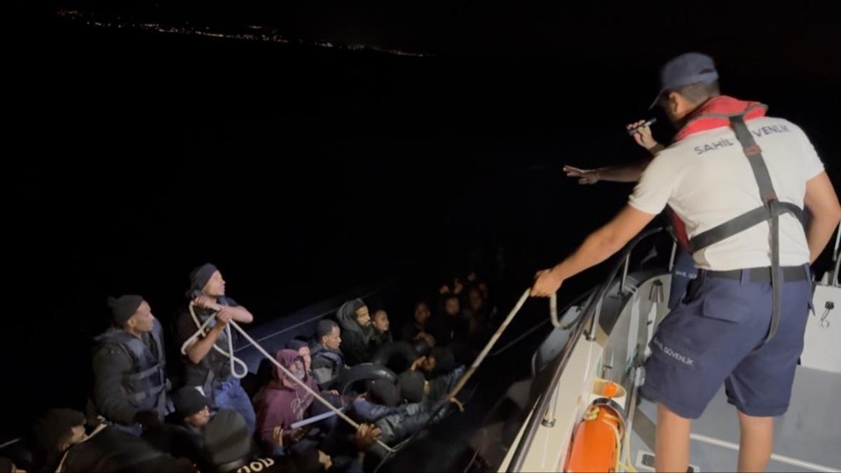 zmir aklarnda 42 dzensiz gmen kurtarld
