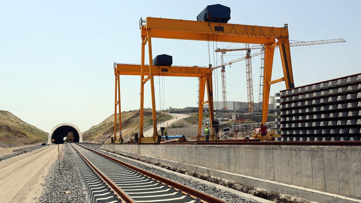 Seyahat sresi 5 saatten 2,5 saate decek: Mega projede  kritik eik