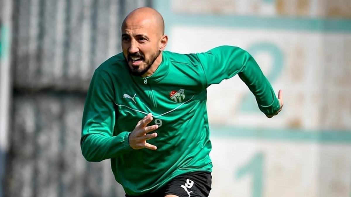 Aliaa FK'dan Ahmet lhan zek hamlesi