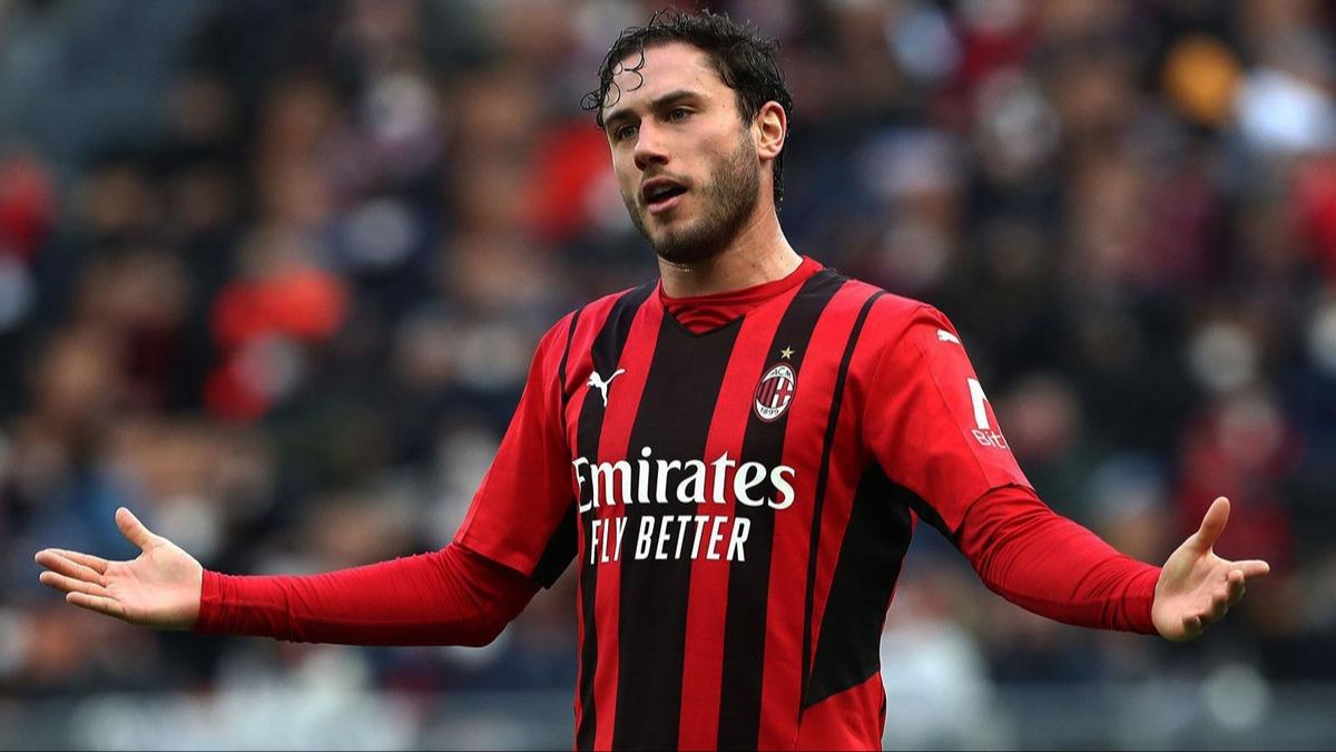 Ezeli rakipler kar karya geldi! Davide Calabria iin kyasya yar