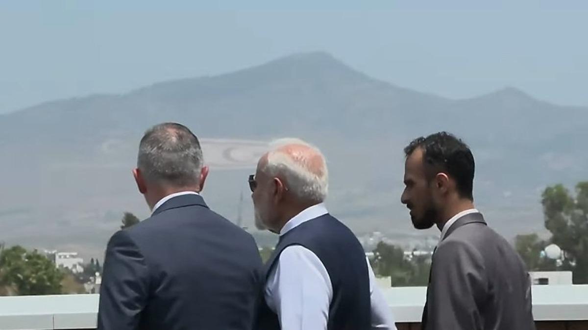 Modi, KKTC bayrandan gzlerini alamad! Rumlarn Trkiye beklentisi boa kt
