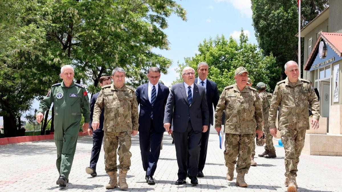 Bakan Gler, snr hattnda   