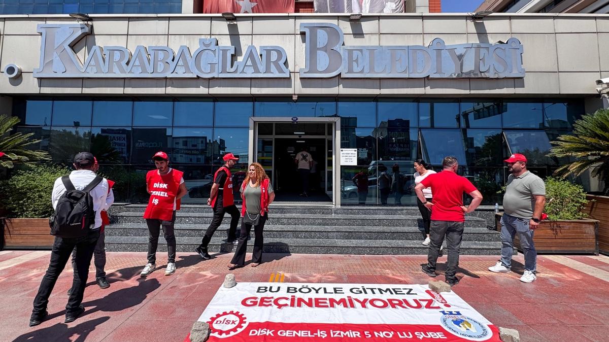 zmir'de grev krizi: ''Aylardr maamz yarm alyoruz'' 