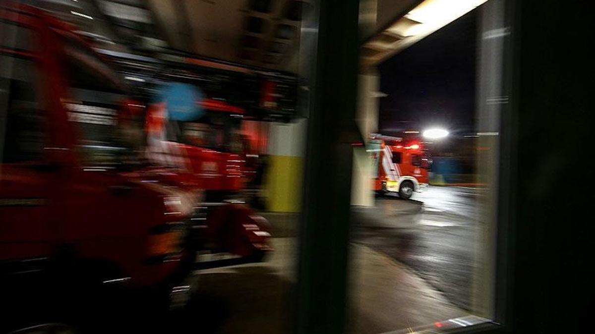 Arnavutky'de lojistik deposunda yangn! 