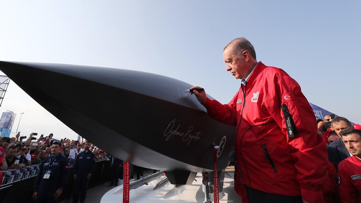Cumhurbakan Erdoan'n szlerini manete tadlar: Savunmada tam bamsz Trkiye