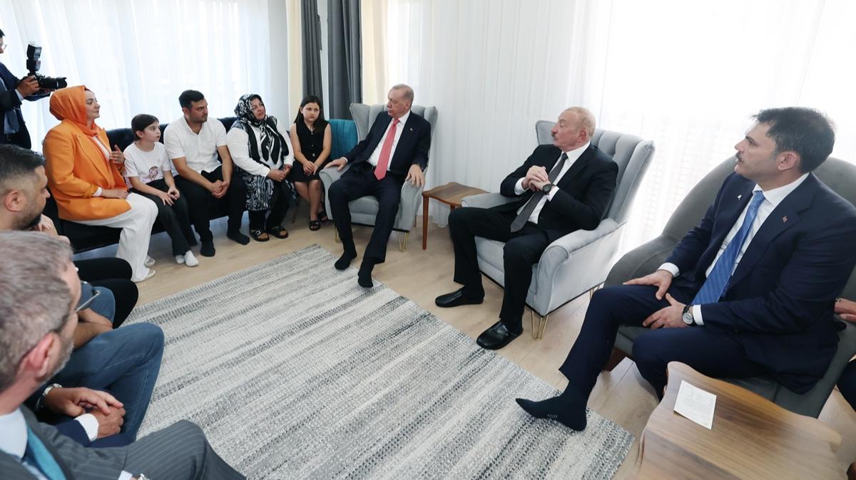 Depremzede aileye byk srpriz! Yeni evlerinde ilk misafir Cumhurbakan Erdoan
