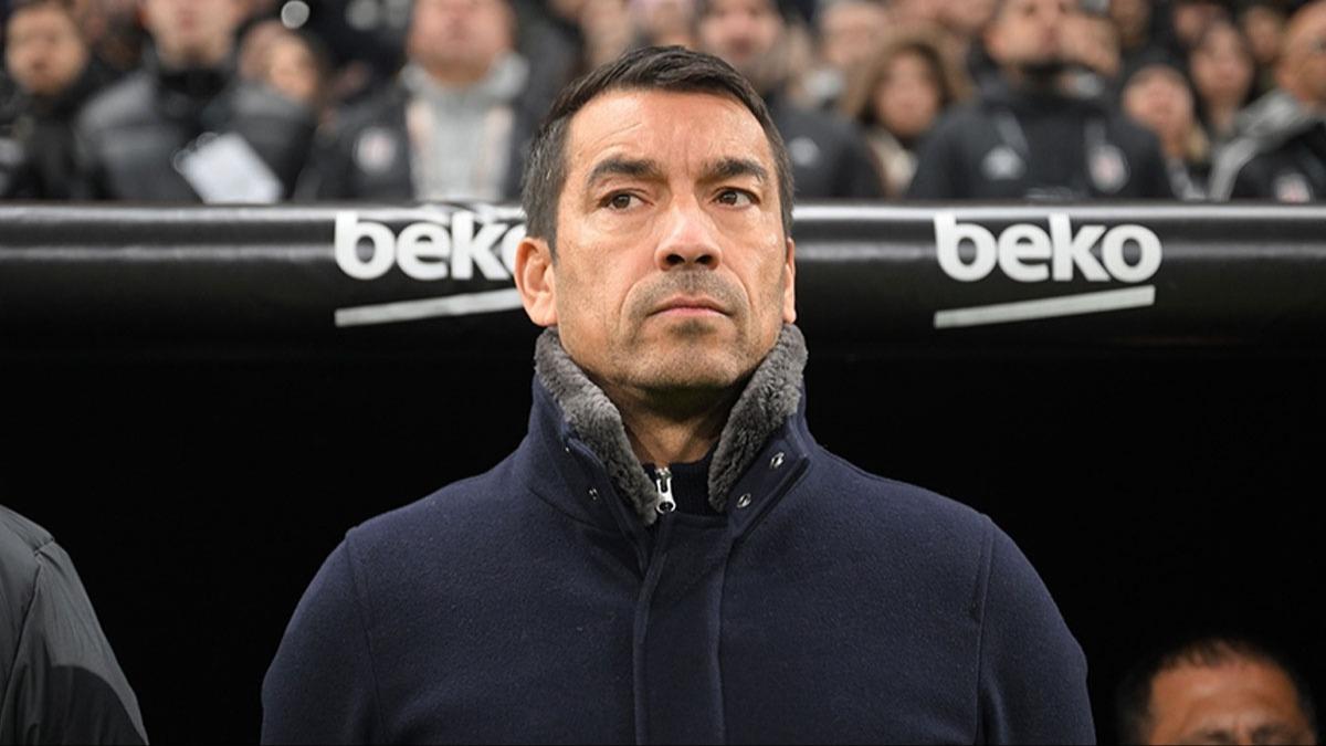 Giovanni van Bronckhorst iin Liverpool aklamas