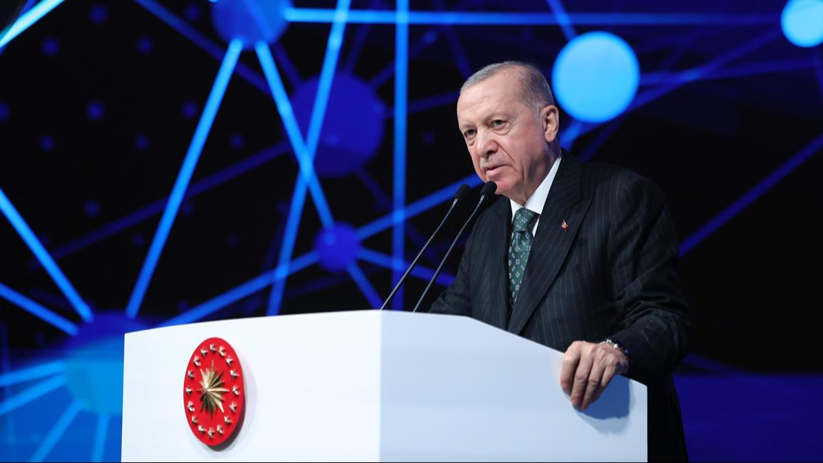 Eitimde dijital dnm vurgusu! Cumhurbakan Erdoan: Metotlarn eitlendiriyoruz
