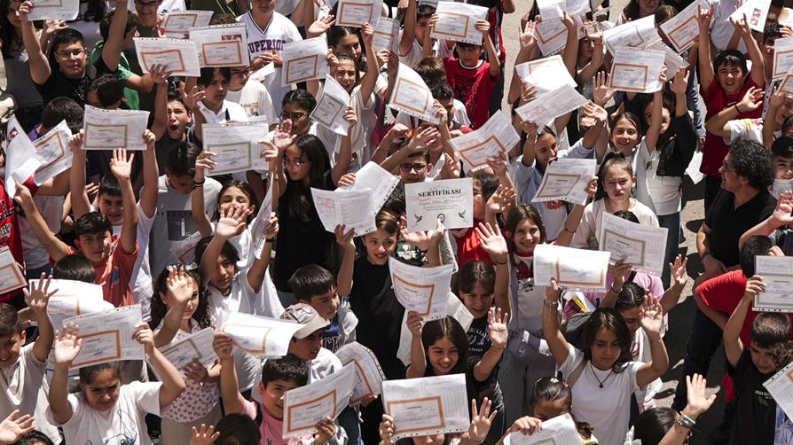 20 milyon öğrenci karne aldı