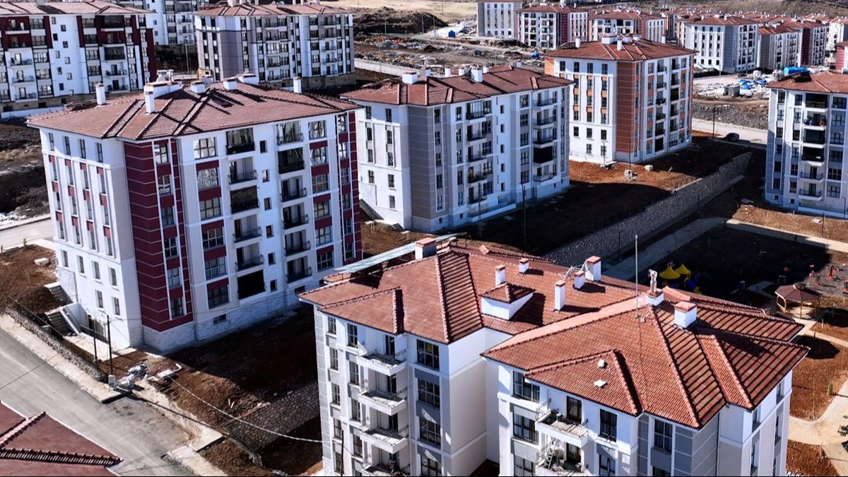 Depremin yaralar sarlyor: Elaz'da 32 bin konut teslim edildi