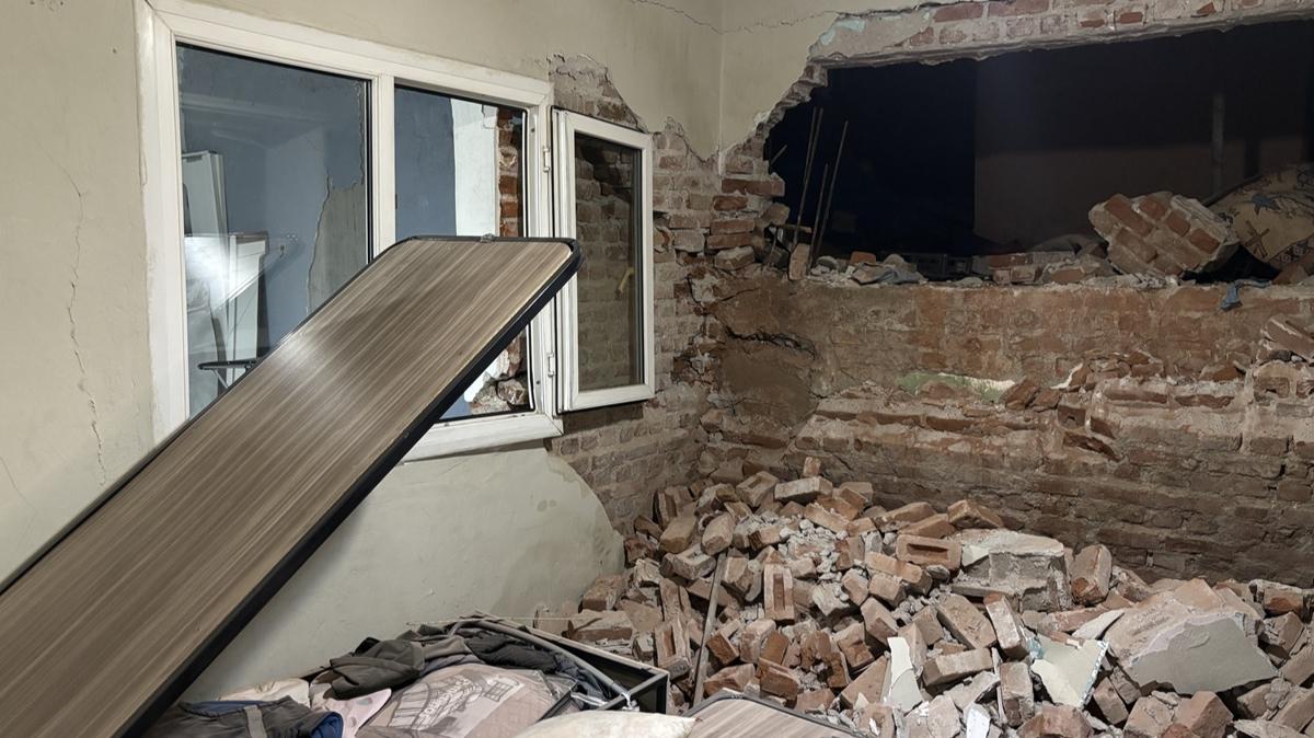 Vatandalardan CHP'li Cemil Tugay'a tepki: Depremin ykamad evi belediye ykacak