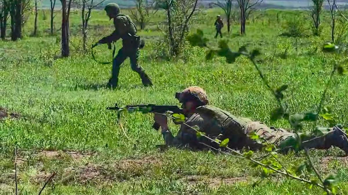 Zelenski: Ukrayna'da yaklak 700 bin Rus askeri var 