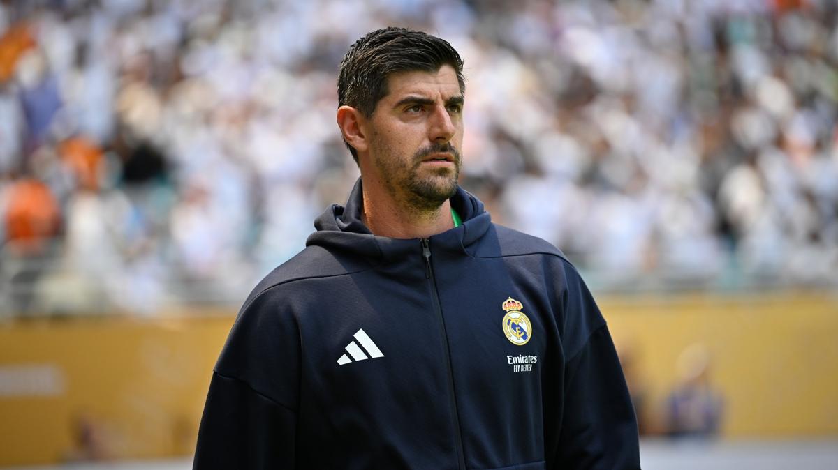 Thibaut Courtois imzay atyor