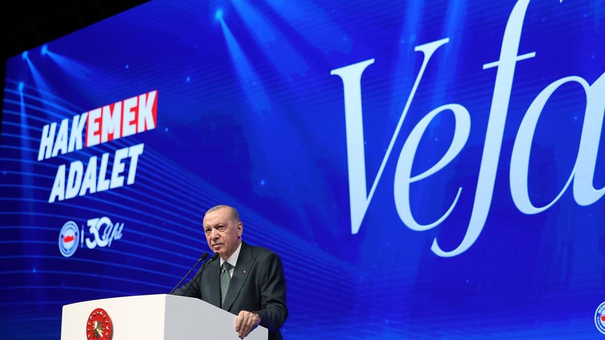 Tepkisini aka ortaya koydu! Bakan Erdoan: ran'a saldrlar kimden gelirse gelsin asla tasvip etmiyoruz