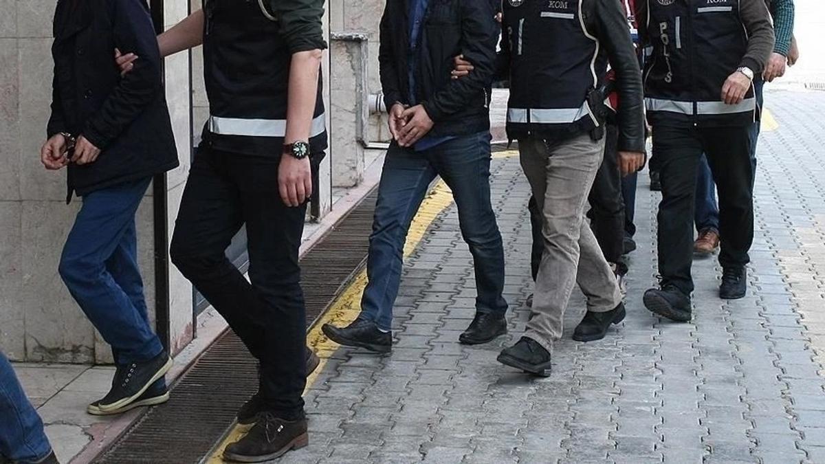 TSK ve Emniyet'te FET operasyonu: ok sayda gzalt var
