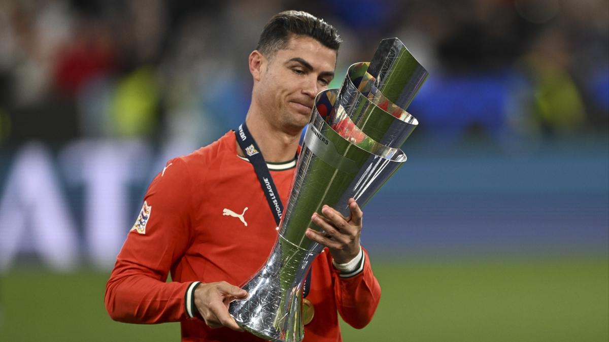 2 yllk imzay atyor! Cristiano Ronaldo ikna edildi