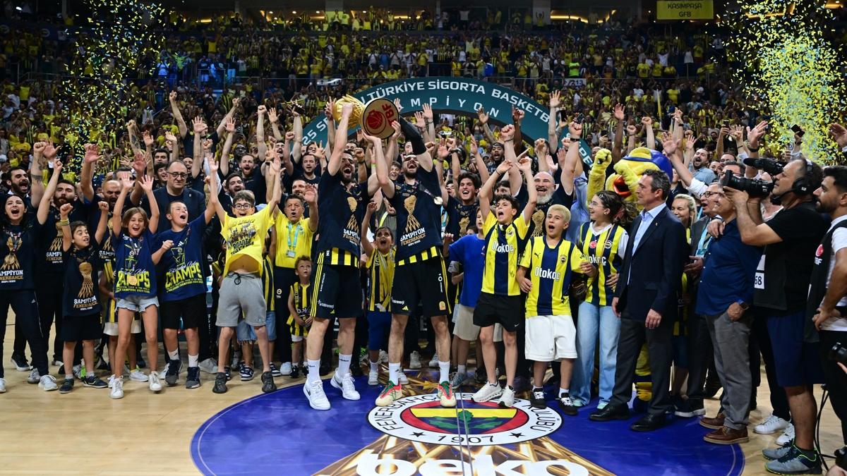 ampiyon Fenerbahe Beko! Basketbolda kupa sahibini buldu