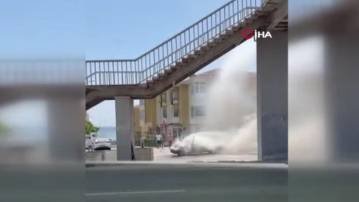 Bykekmece'de korku dolu anlar: Alev alan ara glkle sndrld 