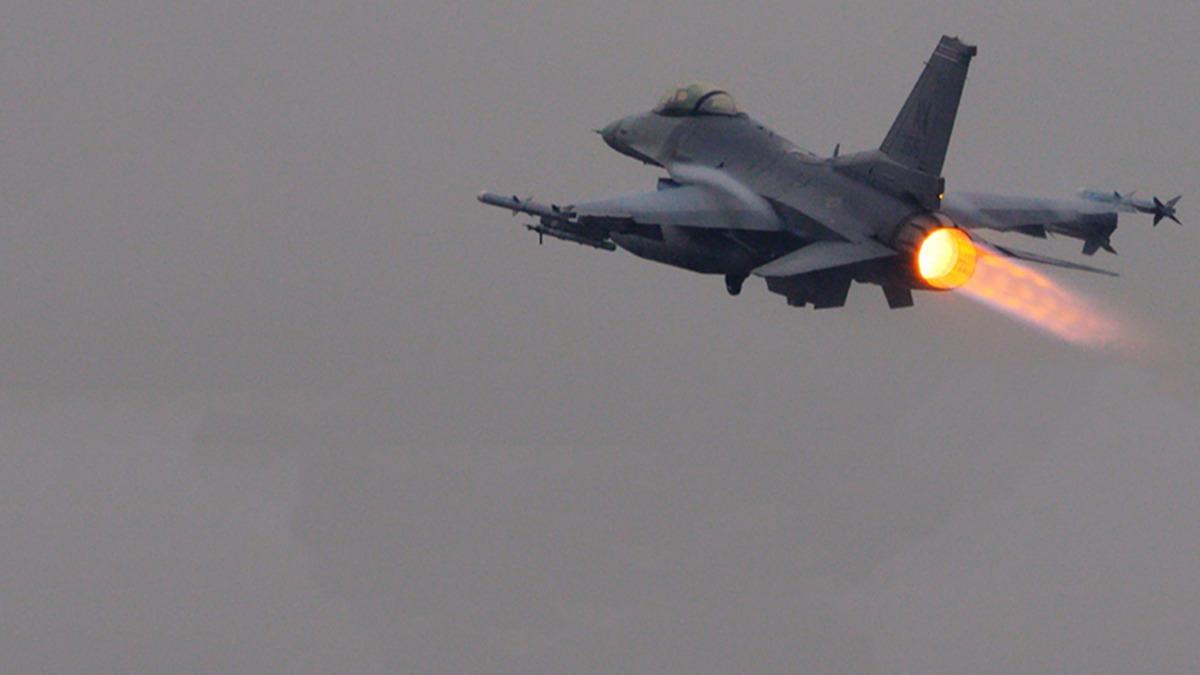 Liderler 18 adet F-16 iin resmen el skt: Yeni sava uaklar hava ssnde