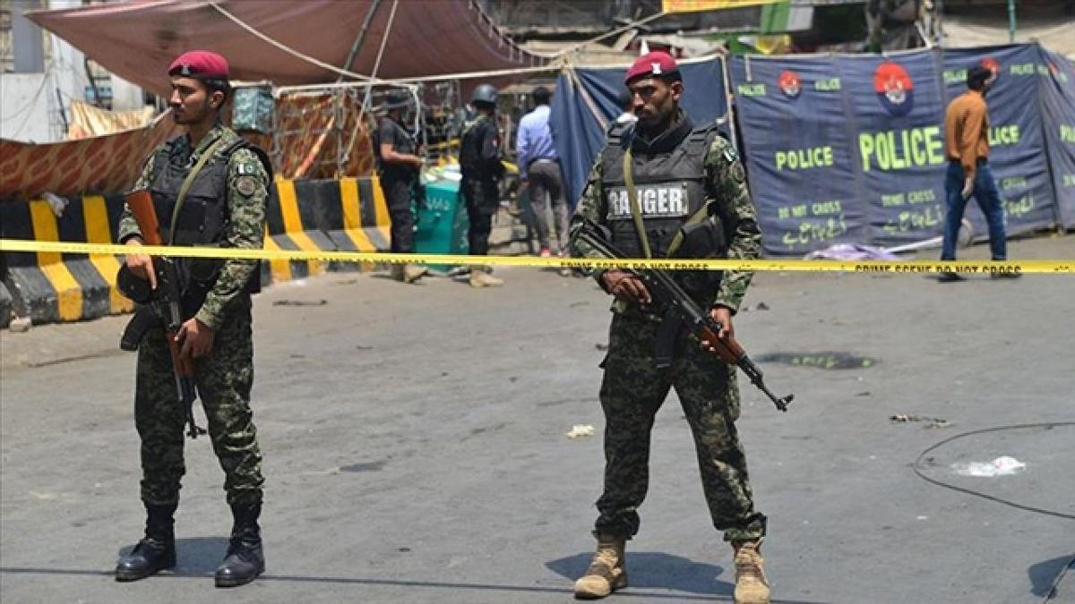 Pakistan'da terr saldrs: 13 l