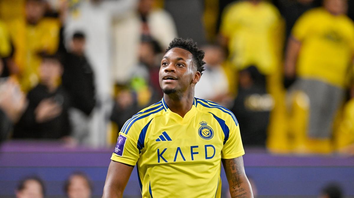 Fenerbahe transferi bitirdi
