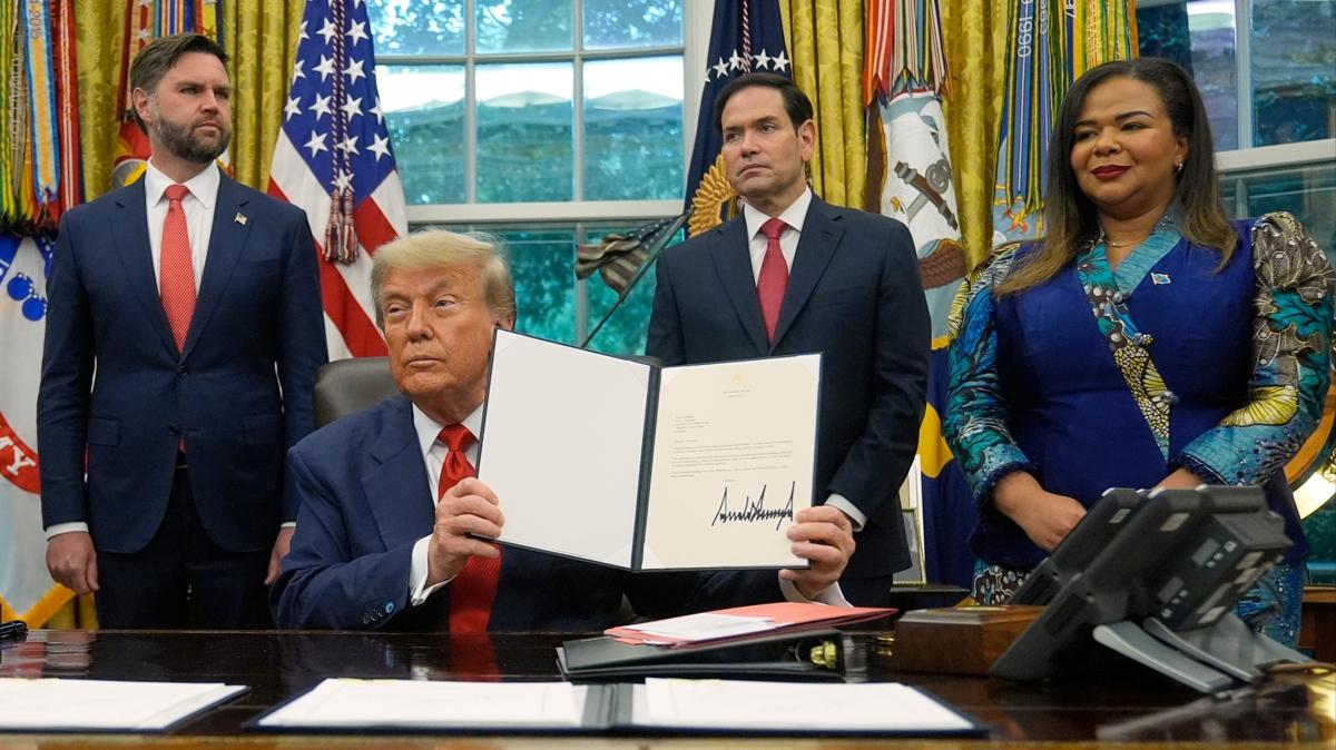 Trump kararnameyi imzalad... ABD, Suriye'ye yaptrmlar kaldrd