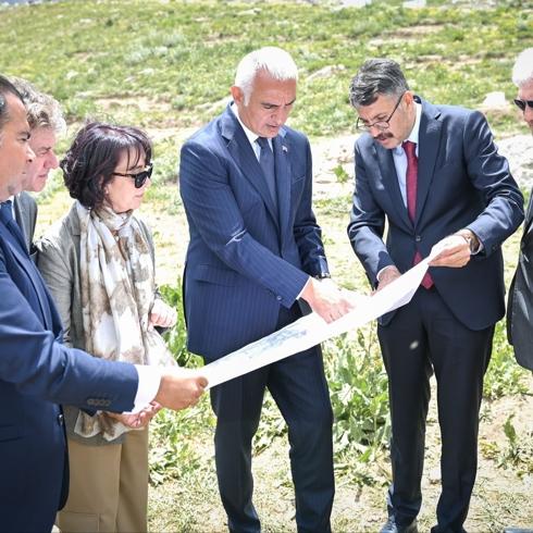 Bakan Ersoy: Bu coğrafya artık terörle değil başarılarla anılıyor