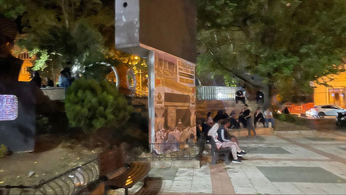 Bursa'da baz vatandalar deprem endiesiyle geceyi darda geirdi 