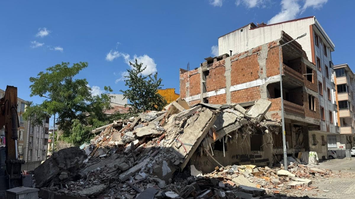 Esenyurt'ta korku dolu anlar! Kepe darbesiyle annda kt