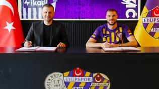 Eypspor'dan savunmaya takviye