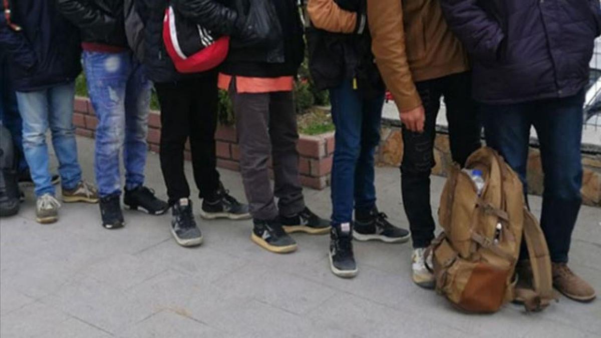 ki ilde ok sayda dzensiz gmen yakaland