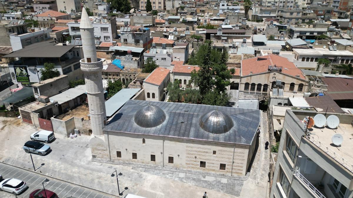 Asrn felaketinde hasar almt:  Kilis alk Camisi ibadete alyor 