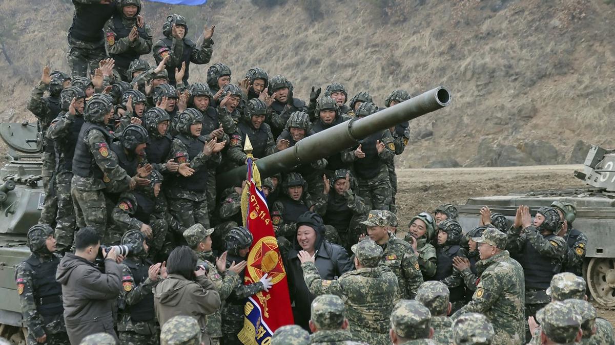 Cepheye yeni asker sevkiyat... Ukrayna'dan '' katna kacak'' iddias