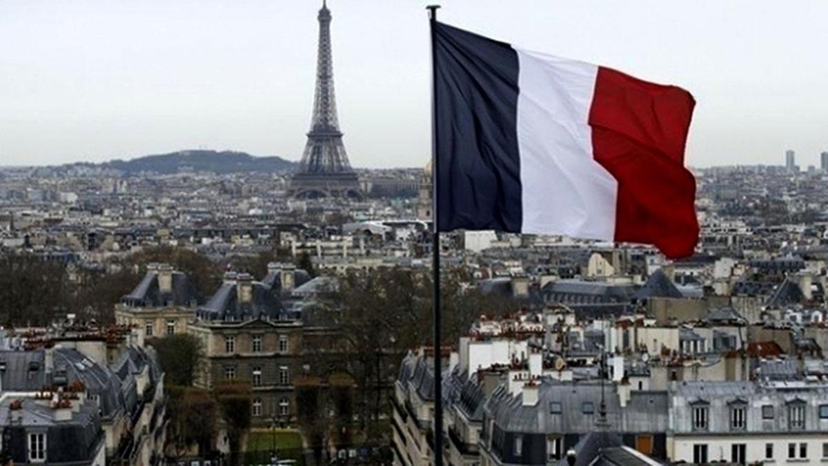 Fransa'da grev: Paris ve eitli ehirlerde baz uular iptal edildi