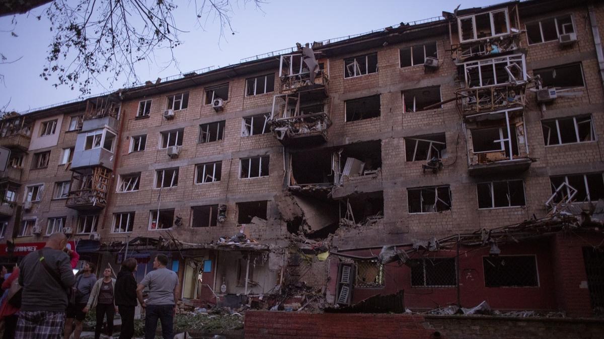 Kiev'e dron ve fze yamuru: Rus gleri gece boyunca saldrd