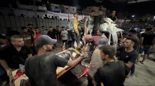 Soykırımcı İsrail Gazze'de insani yardım noktasını vurdu: Çok sayıda şehit ve yaralı var