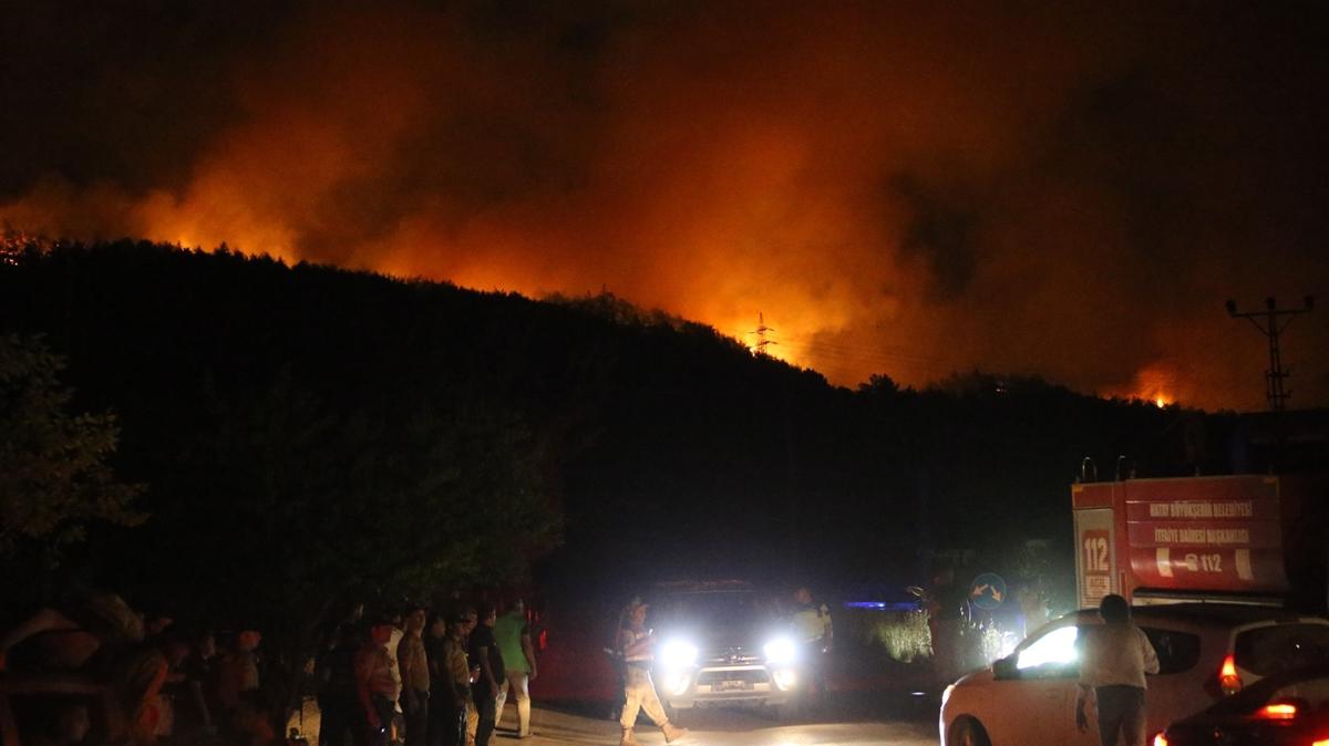 Hatay Drtyol'da orman yangn: Alevler yerleim yerlerine yaklat